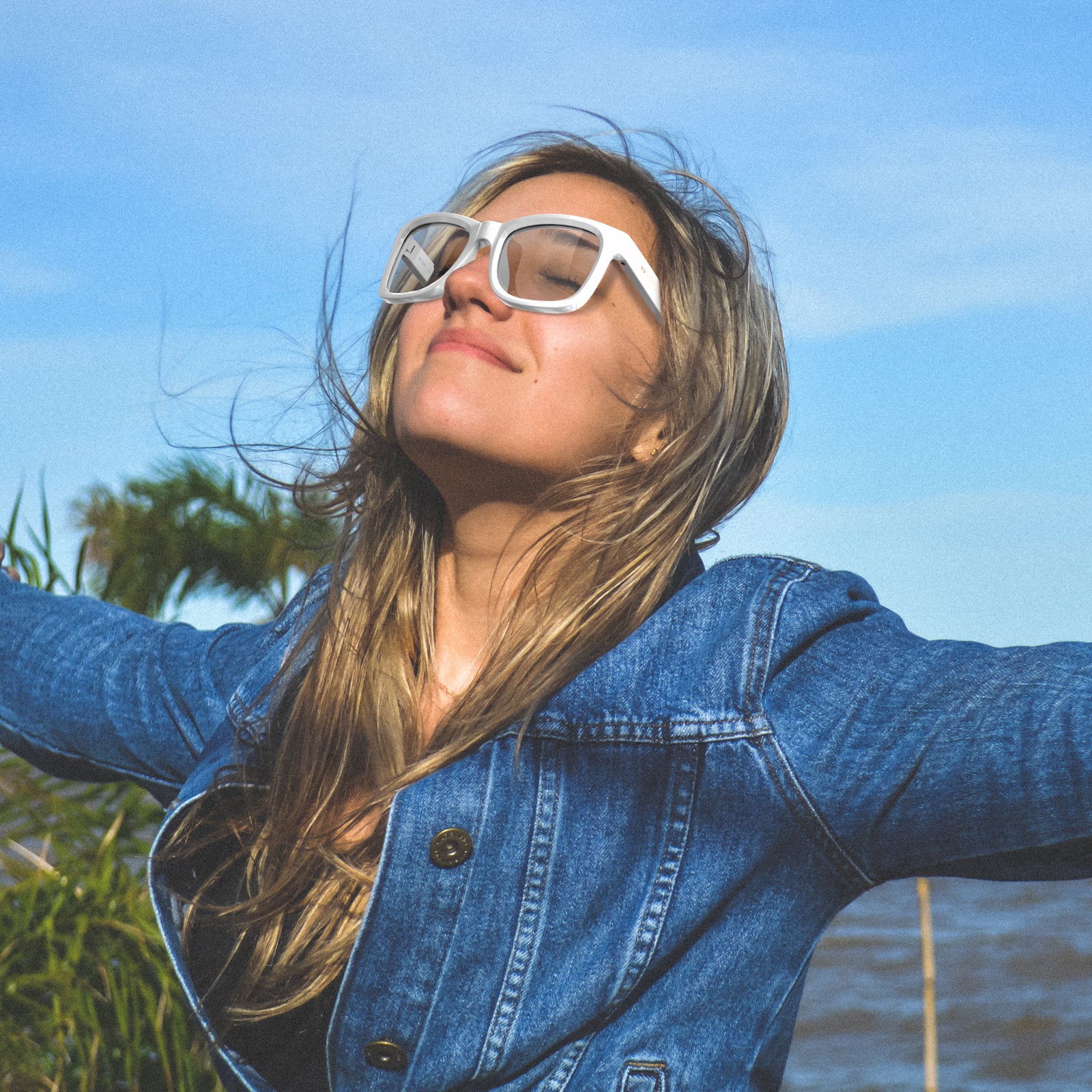 White Smart Sunglasses